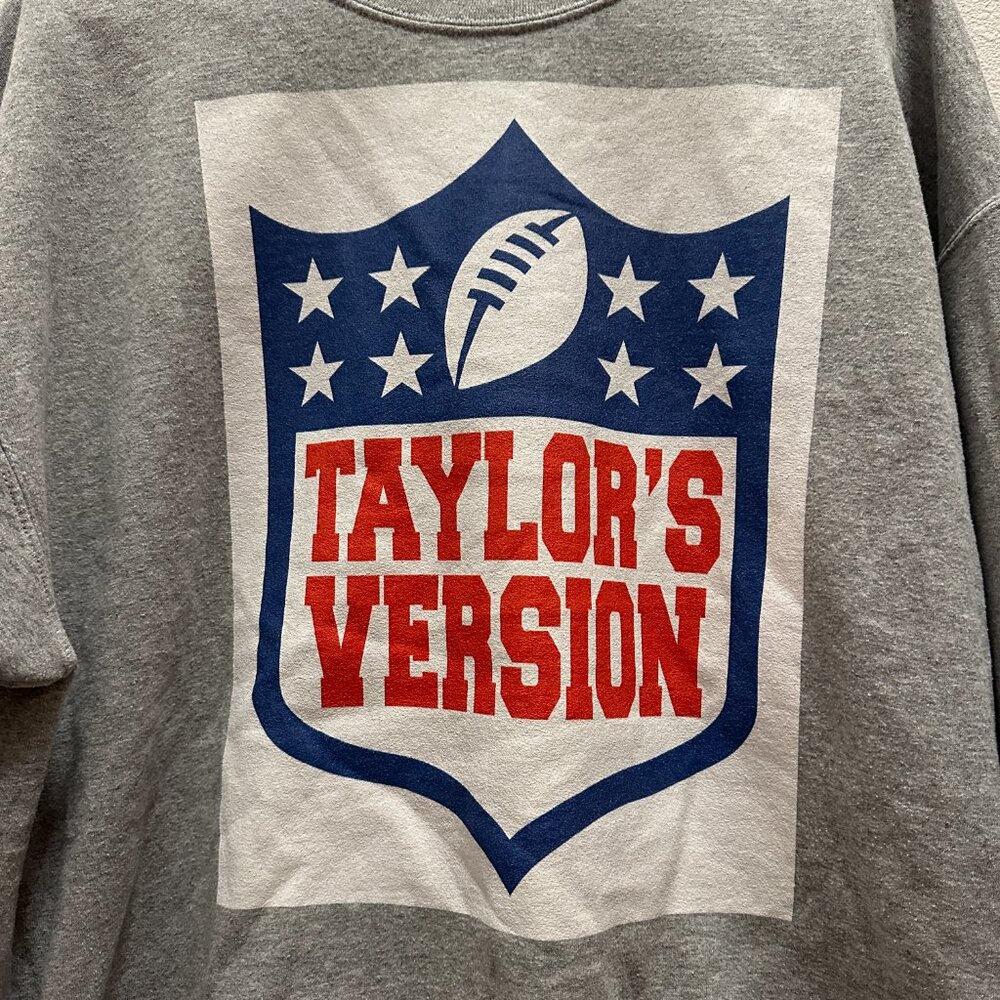 Taylor Swift Taylor's Version NFL Logo Fan Made Crewneck Size XL NO TAGS - Picture 2 of 2